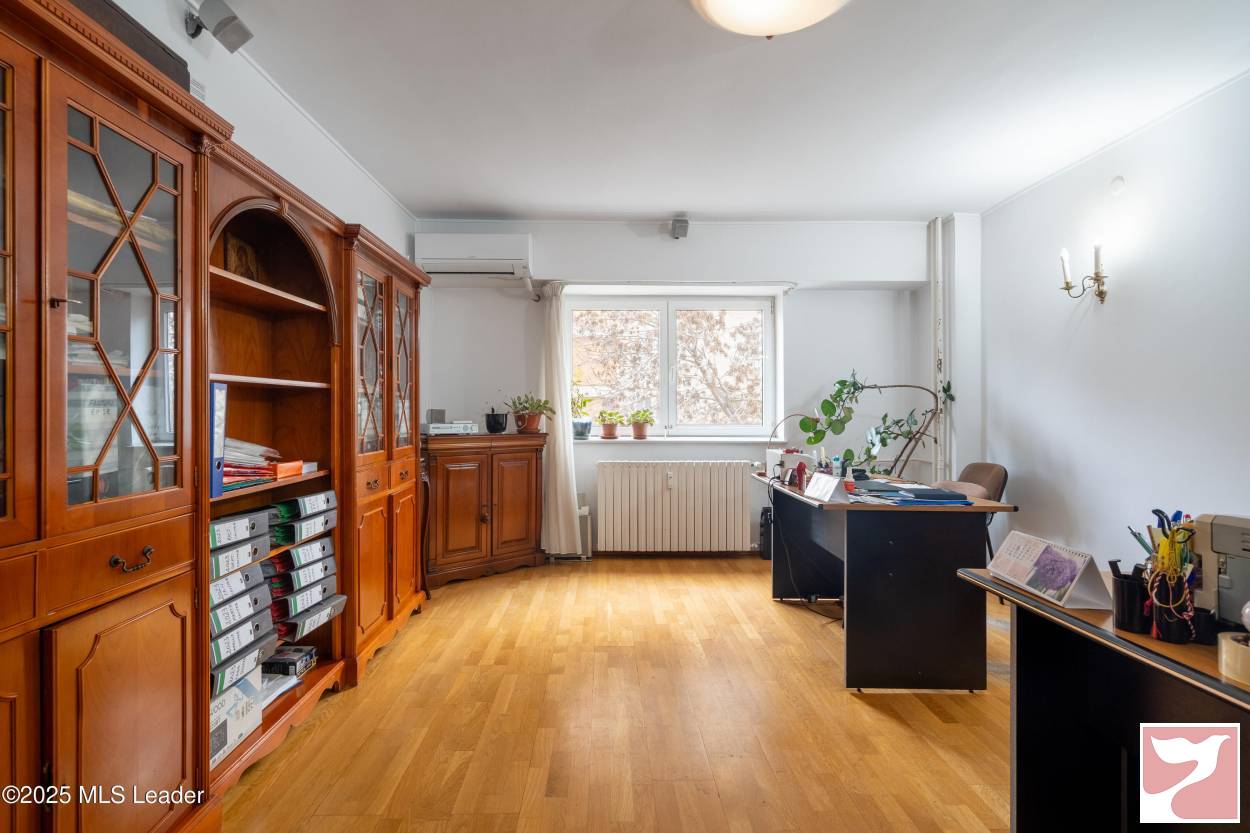 Apartament  4 CAMERE vanzare in Bucuresti, Calea Calarasi, 90 mp