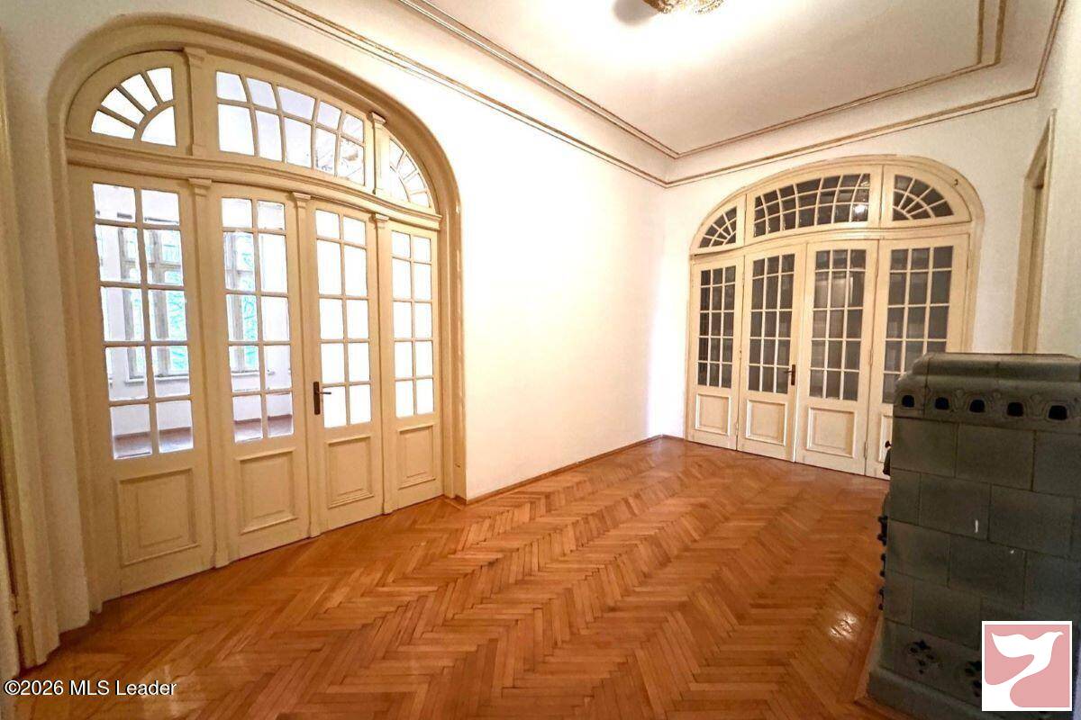 Apartament  7 CAMERE vanzare in Bucuresti, Armeneasca, 230 mp