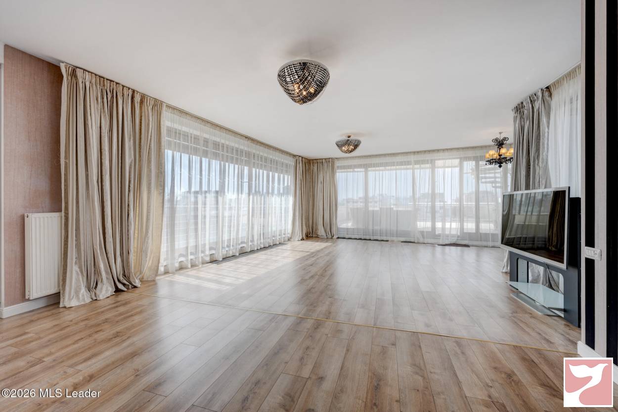 Apartament  3 CAMERE vanzare in Bucuresti, Romana, 462 mp