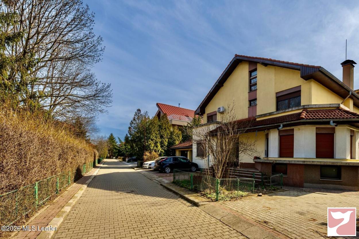Casa/vila  6 CAMERE vanzare in Voluntari, Pipera, 391 mp