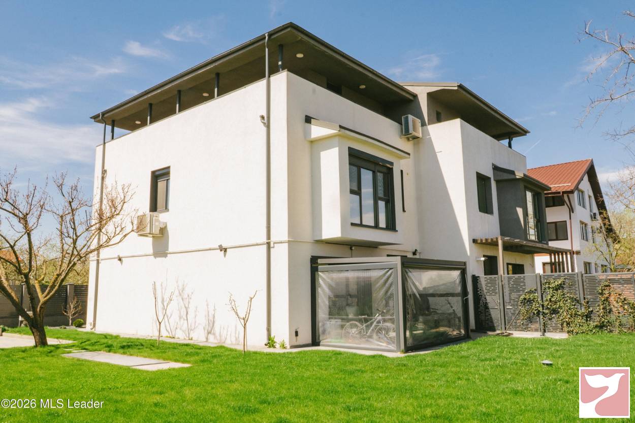 Casa/vila  5 CAMERE vanzare in Voluntari, Pipera, 205 mp