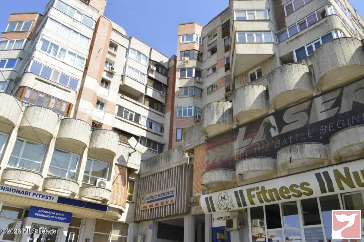 Apartament  4 CAMERE vanzare in Pitesti, Centru, 103 mp
