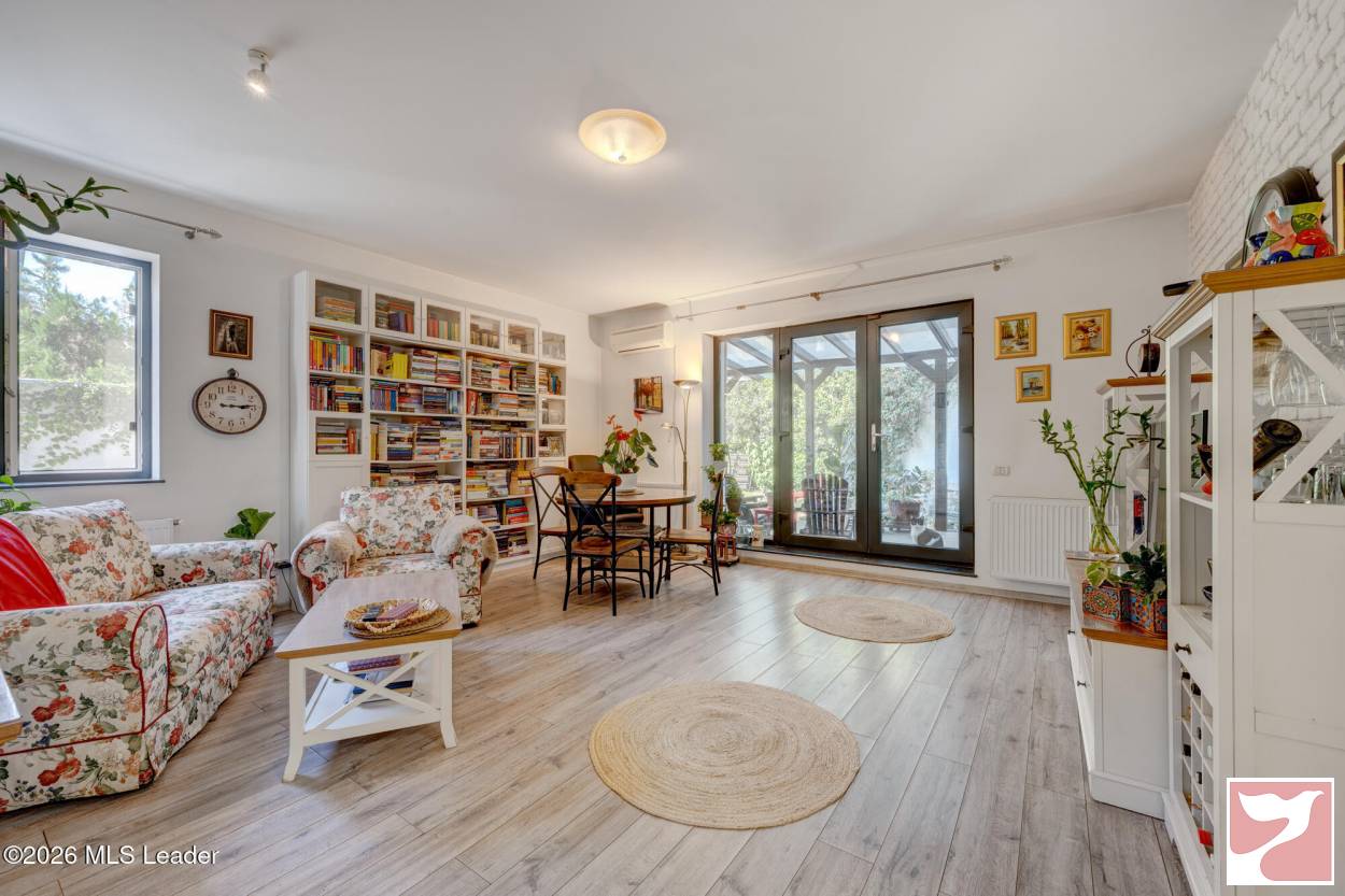 Apartament  4 CAMERE vanzare in Mogosoaia, Mogosoaia, 345 mp
